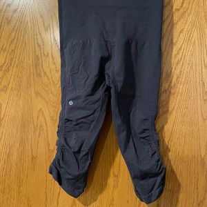 Cropped Black Lulu Leggings